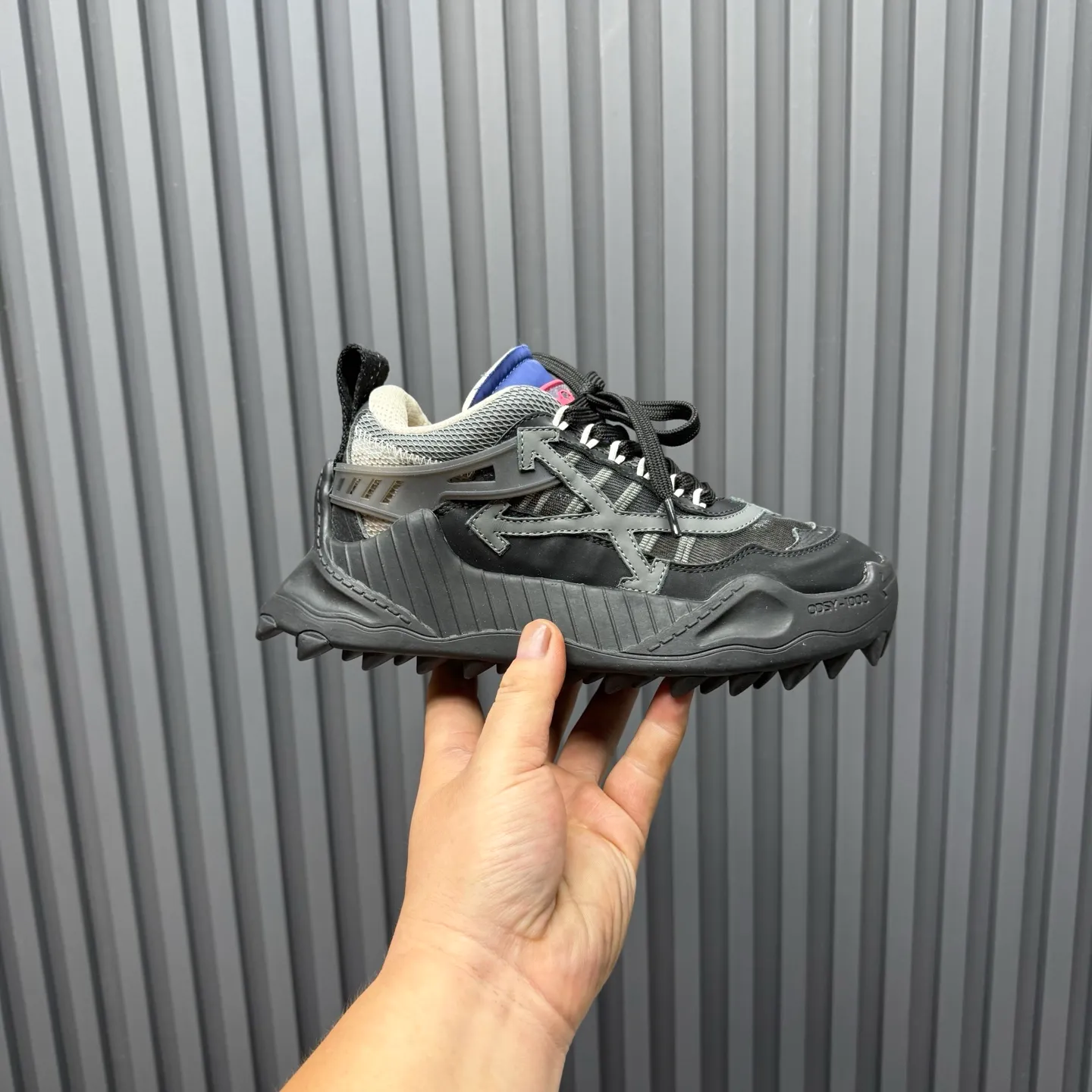 【OFF WHITE】P: 680💰Couple model, Size: Female 35-40; Male 39-44 (customized at 45.46) 2025SS trendy brand OFF WHITE classic popular model, combined outsole, official website original 1:1 developed top-level copy, ️Selected imported high-mercerized matte cowhide splicing breathable mesh ✔️Breathable lining, breathable and comfortable, simple and personalized design, official website rubber outsole.